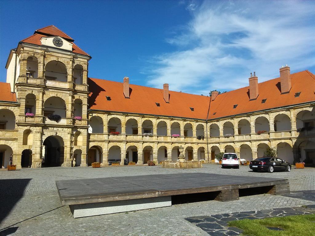 Apartmany Cechovni Moravská Třebová エクステリア 写真